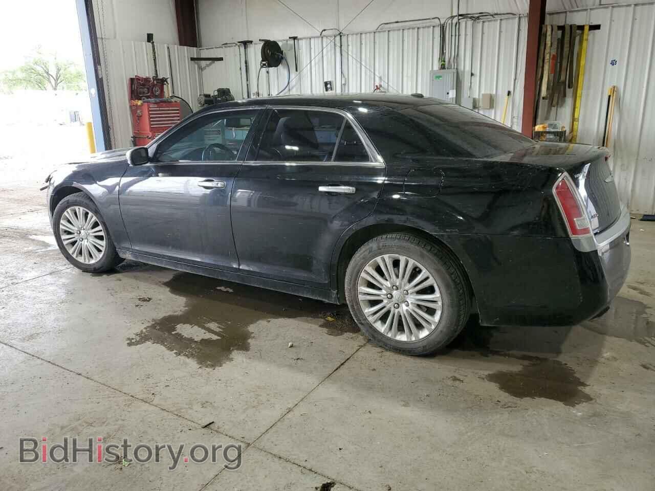 2012 CHRYSLER 300 - VIN: 2C3CCAST3CH241962 - Фото 2
