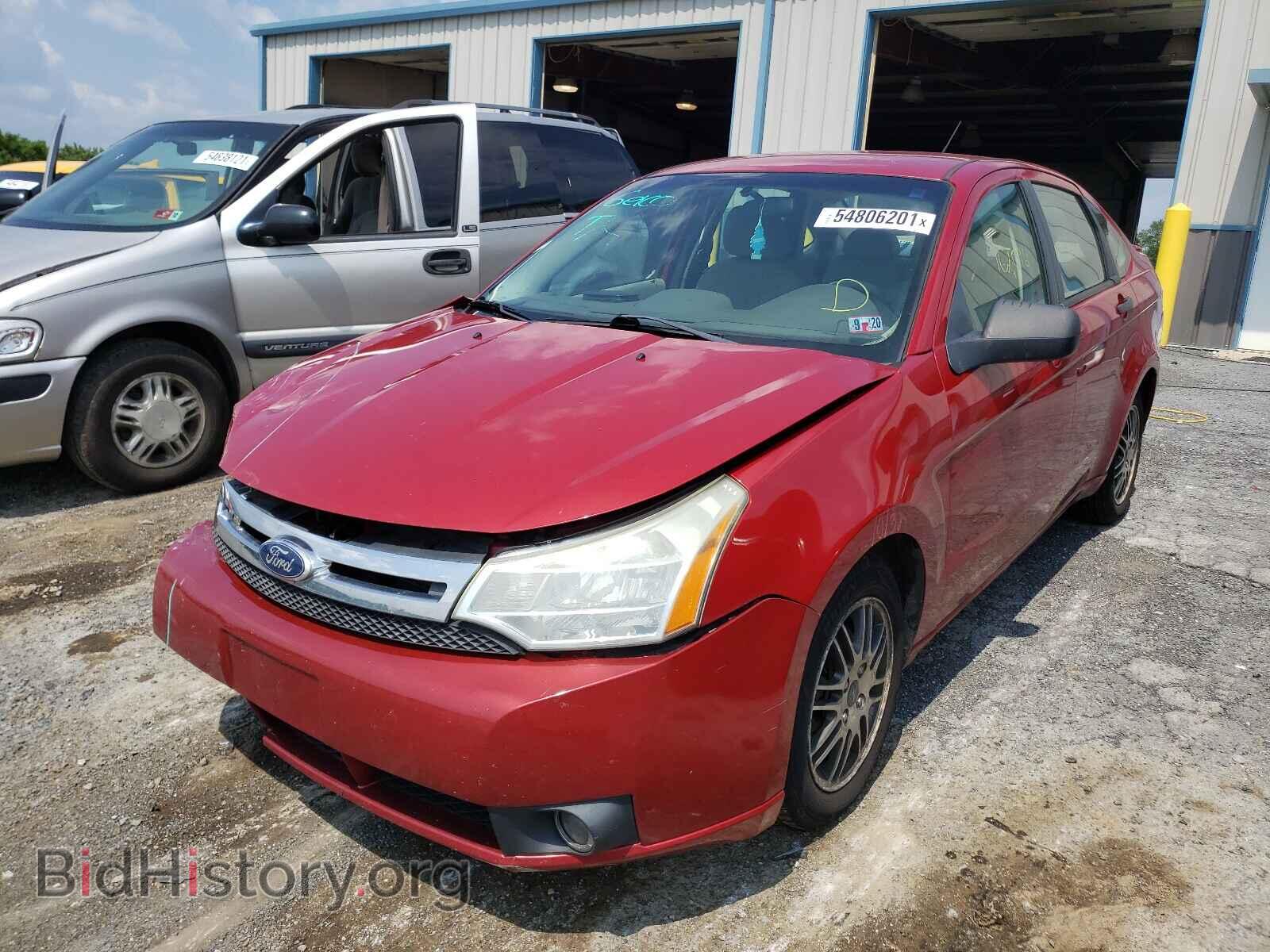 2011 FORD FOCUS - VIN: 1FAHP3FN8BW110142 - Фото 2