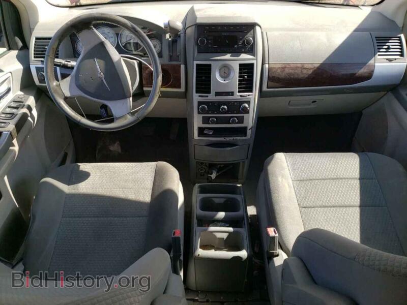 2010 Chrysler MINIVAN (VIN 2A4RR5D16AR132100) — photo 8 of 13