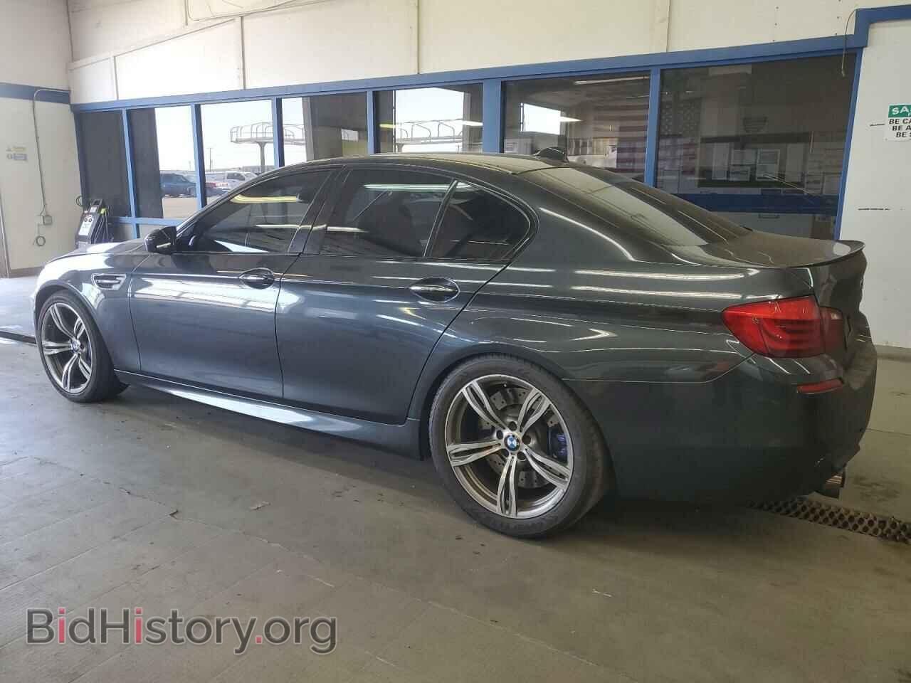 2013 BMW M5 - VIN: WBSFV9C54DC773221 - Фото 2
