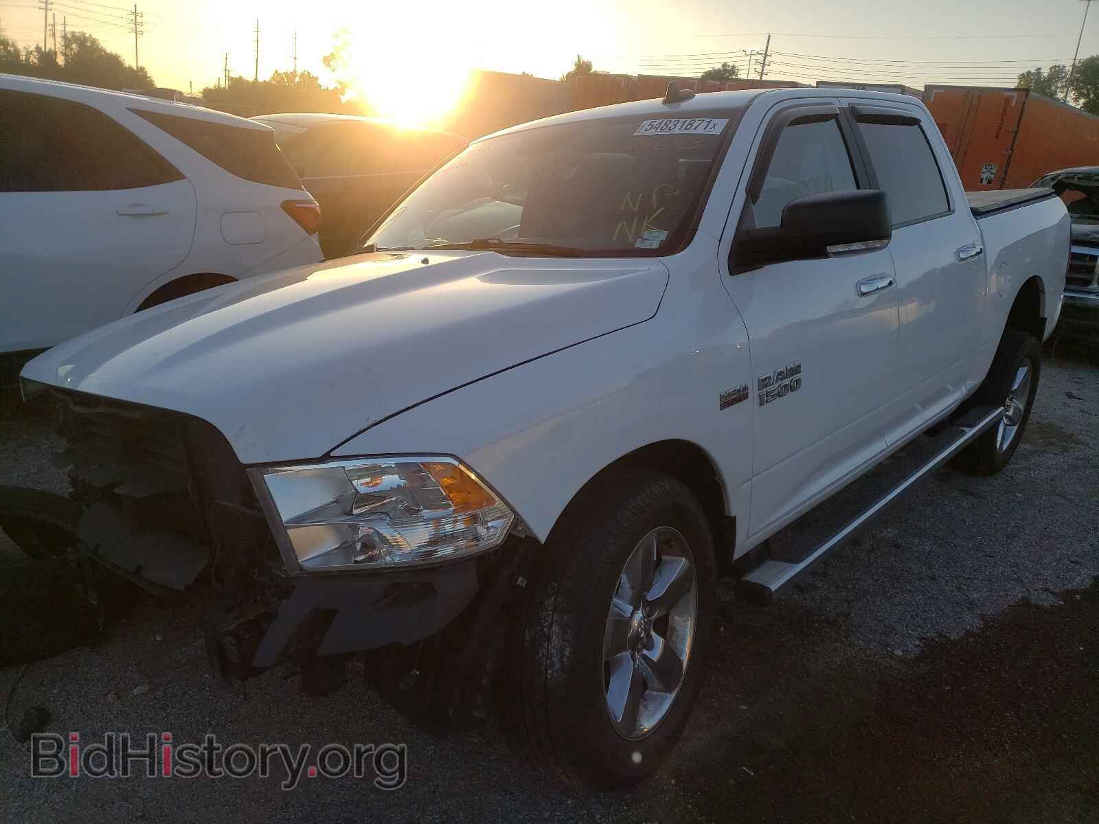 2017 RAM 1500 - VIN: 3C6RR7LT0HG640736 - Фото 2