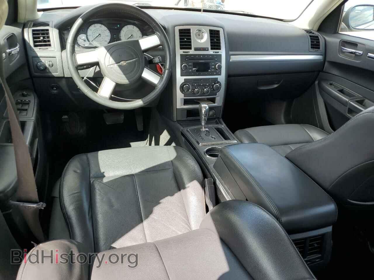 2010 CHRYSLER 300 - VIN: 2C3CA5CV1AH241629 - Фото 8