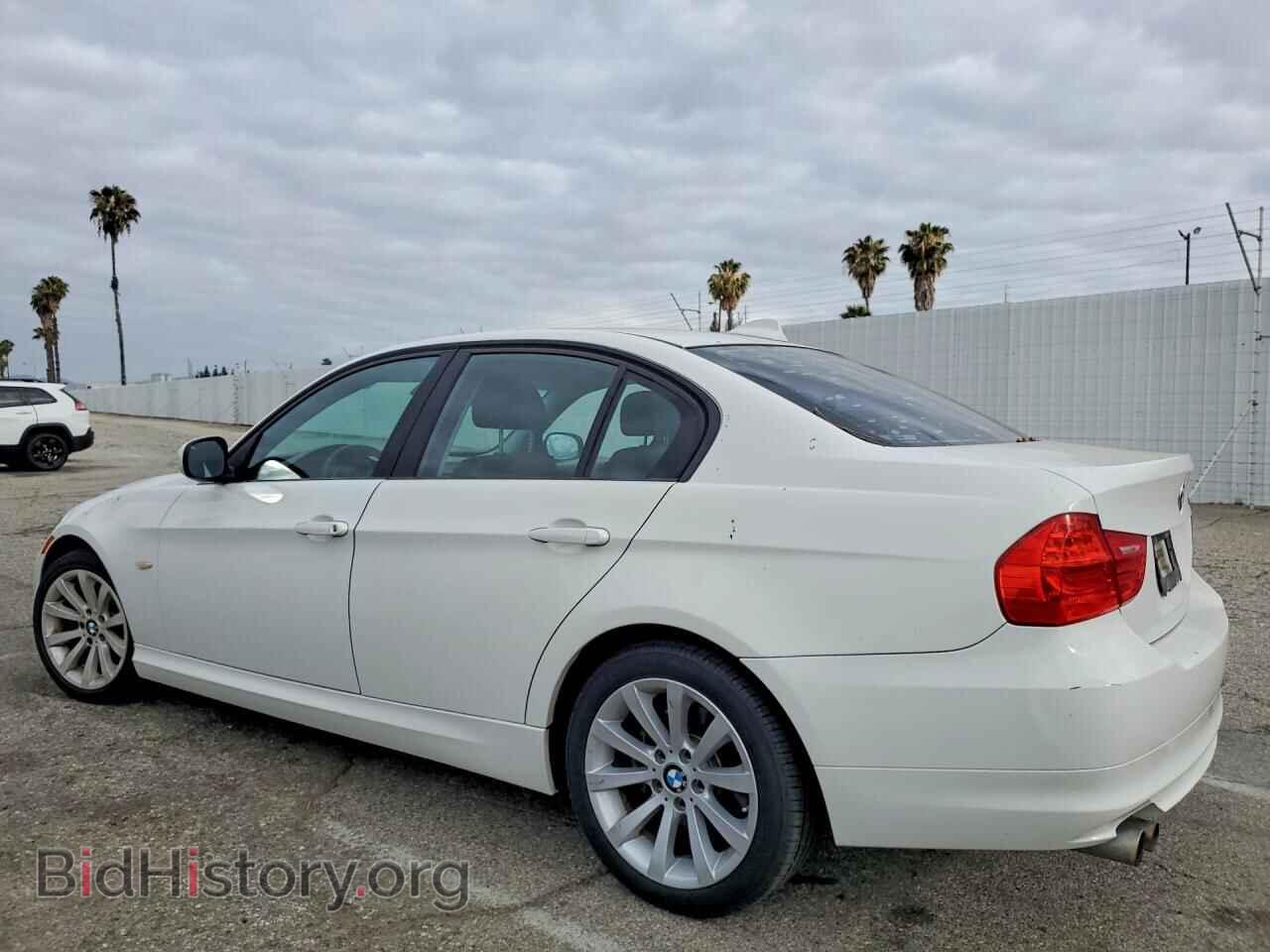 2011 BMW 3 SERIES - VIN: WBAPH5C53BA441983 - Photo 2