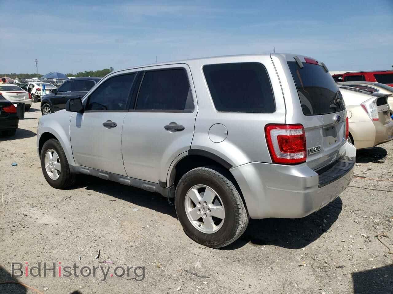 2011 FORD ESCAPE - VIN: 1FMCU0C79BKC53914 - Фото 2