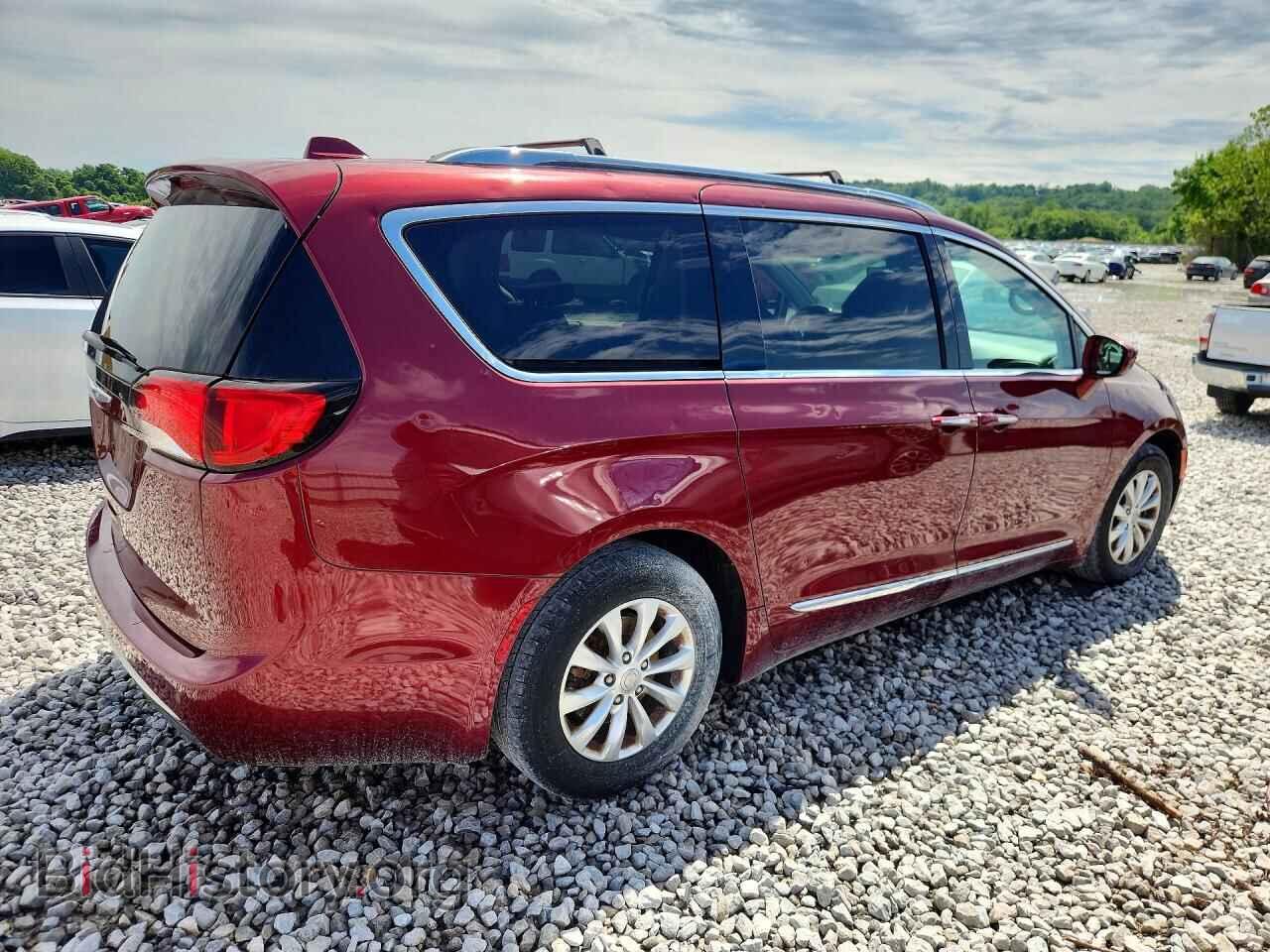 2018 CHRYSLER PACIFICA - VIN: 2C4RC1BG8JR214112 - Фото 3