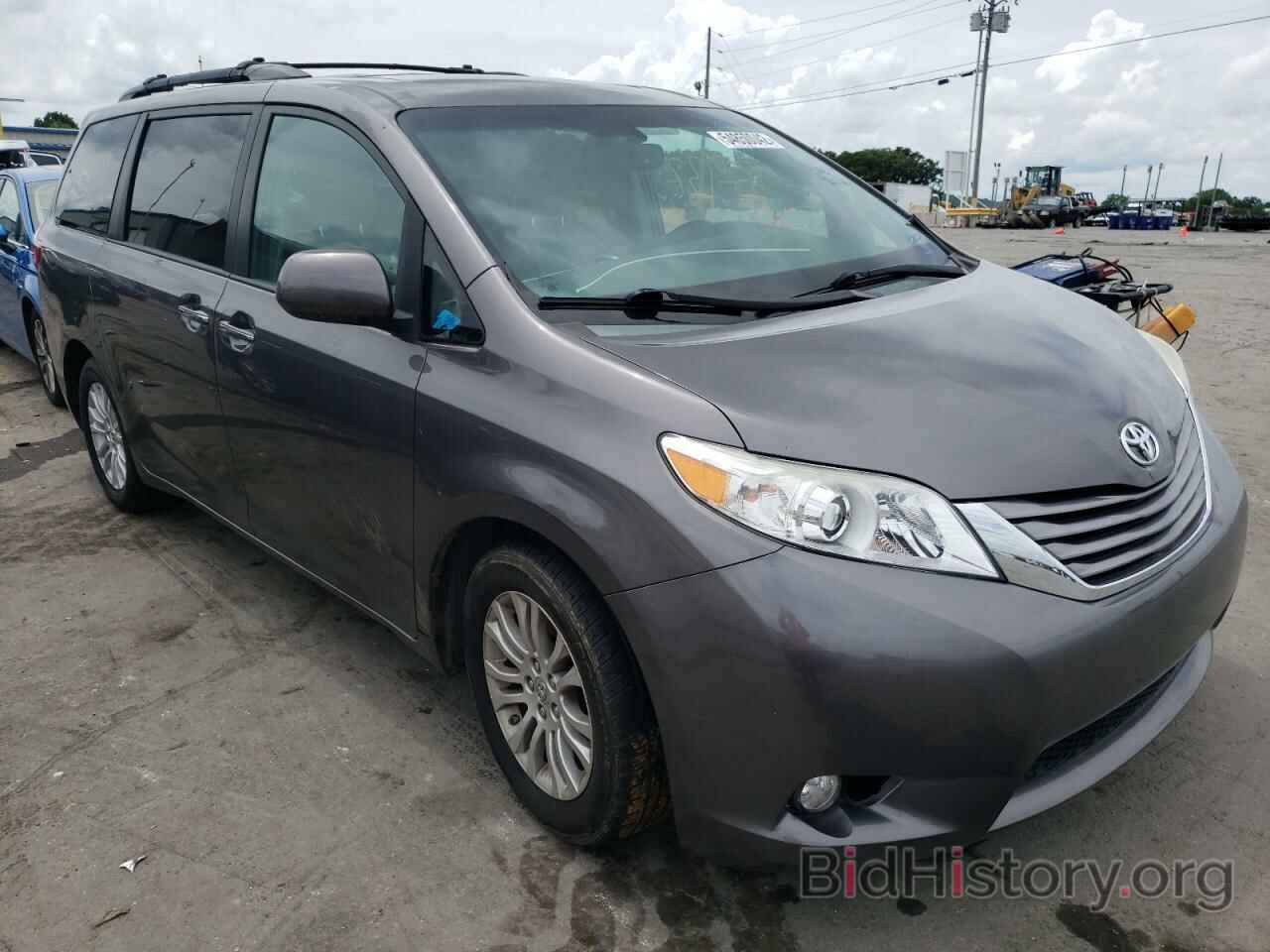 Фотография 5TDYK3DC9FS587663 - TOYOTA SIENNA 2015