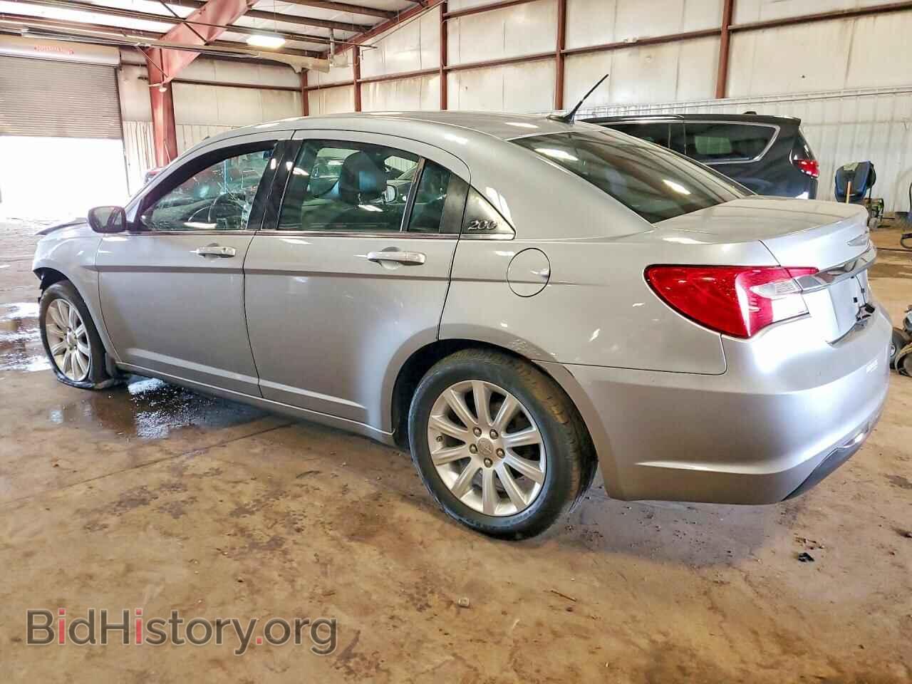 2013 CHRYSLER 200 - VIN: 1C3CCBBB3DN601382 - Фото 2