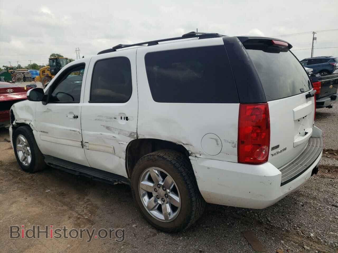 2011 GMC YUKON - VIN: 1GKS1AE04BR334975 - Фото 2