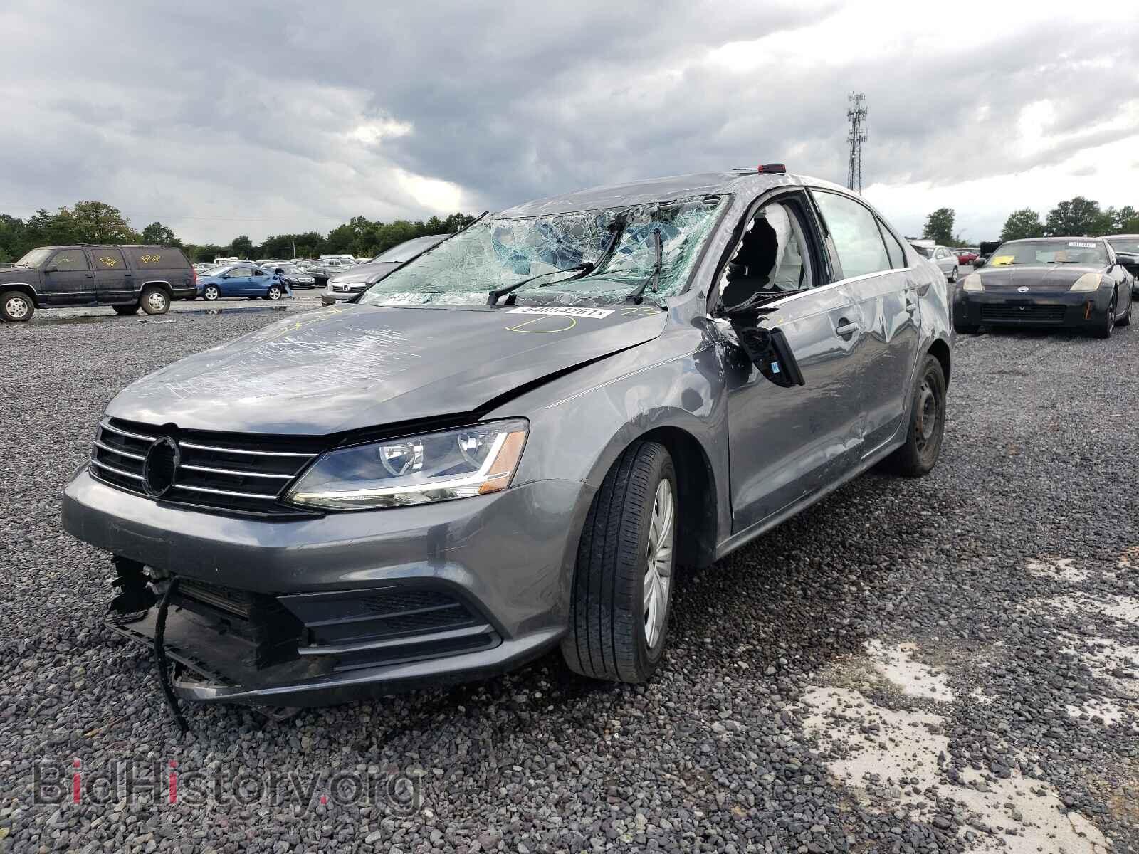 2017 VOLKSWAGEN JETTA - VIN: 3VW2B7AJ2HM331672 - Photo 2
