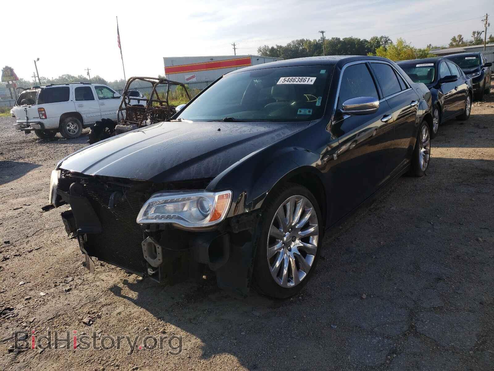 2013 CHRYSLER 300 - VIN: 2C3CCAAG7DH744948 - Фото 2
