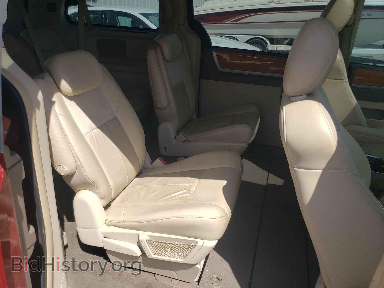 2009 CHRYSLER MINIVAN - VIN: 2A8HR64X09R631734 - Фото 6