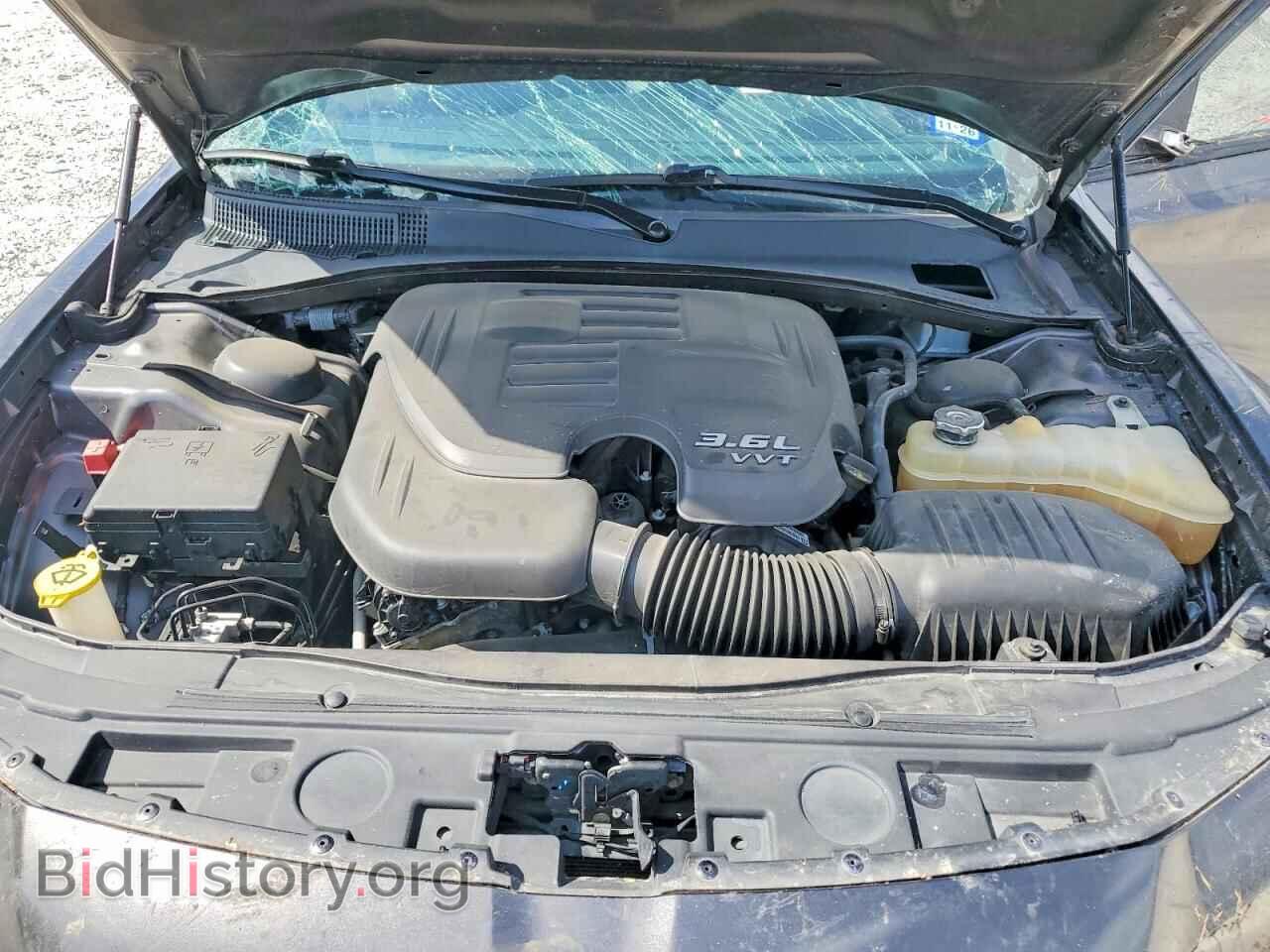 2019 CHRYSLER 300 - VIN: 2C3CCABG2KH686520 - Фото 11