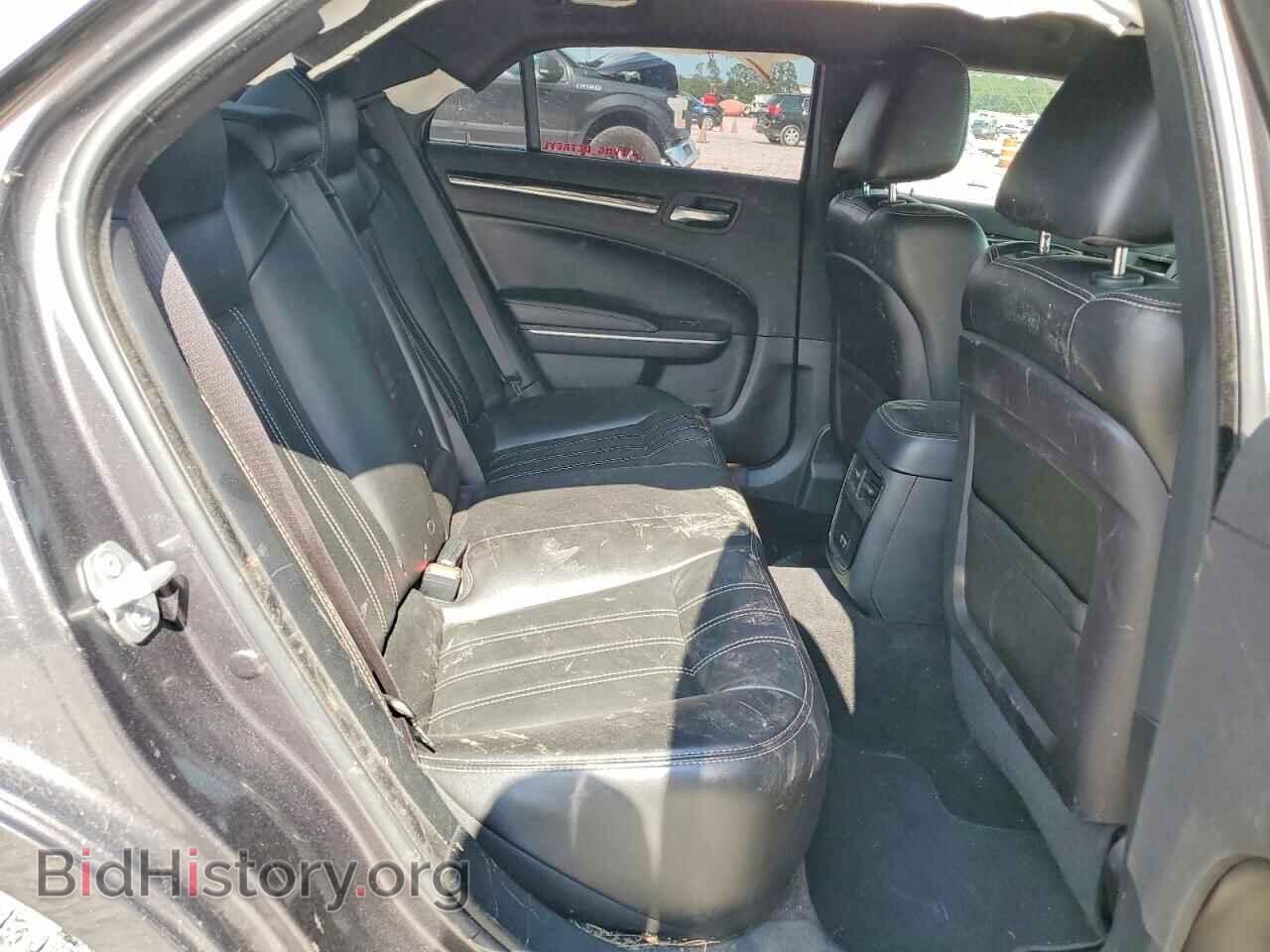2019 CHRYSLER 300 - VIN: 2C3CCABG2KH686520 - Фото 10