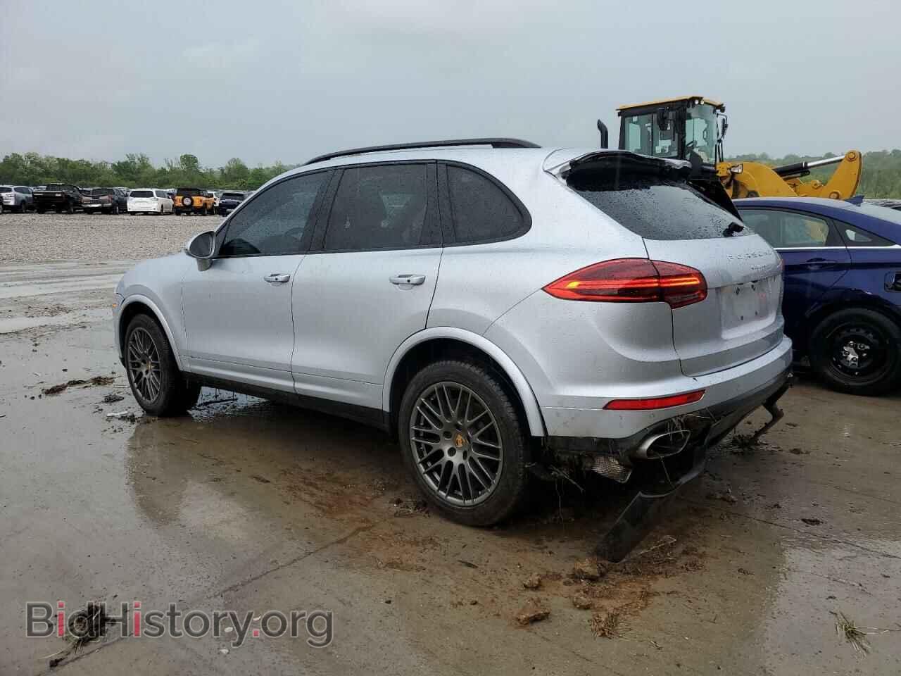 2017 PORSCHE CAYENNE - VIN: WP1AA2A2XHKA84260 - Photo 2