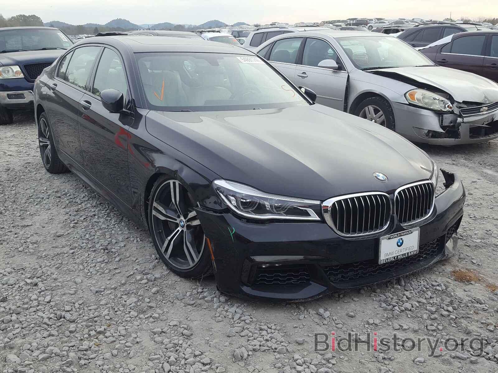 Фотография WBA7F0C55HGM21233 - BMW 7 SERIES 2017