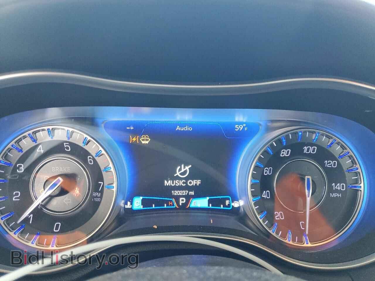 2019 CHRYSLER 300 - VIN: 2C3CCAAG0KH601465 - Фото 9