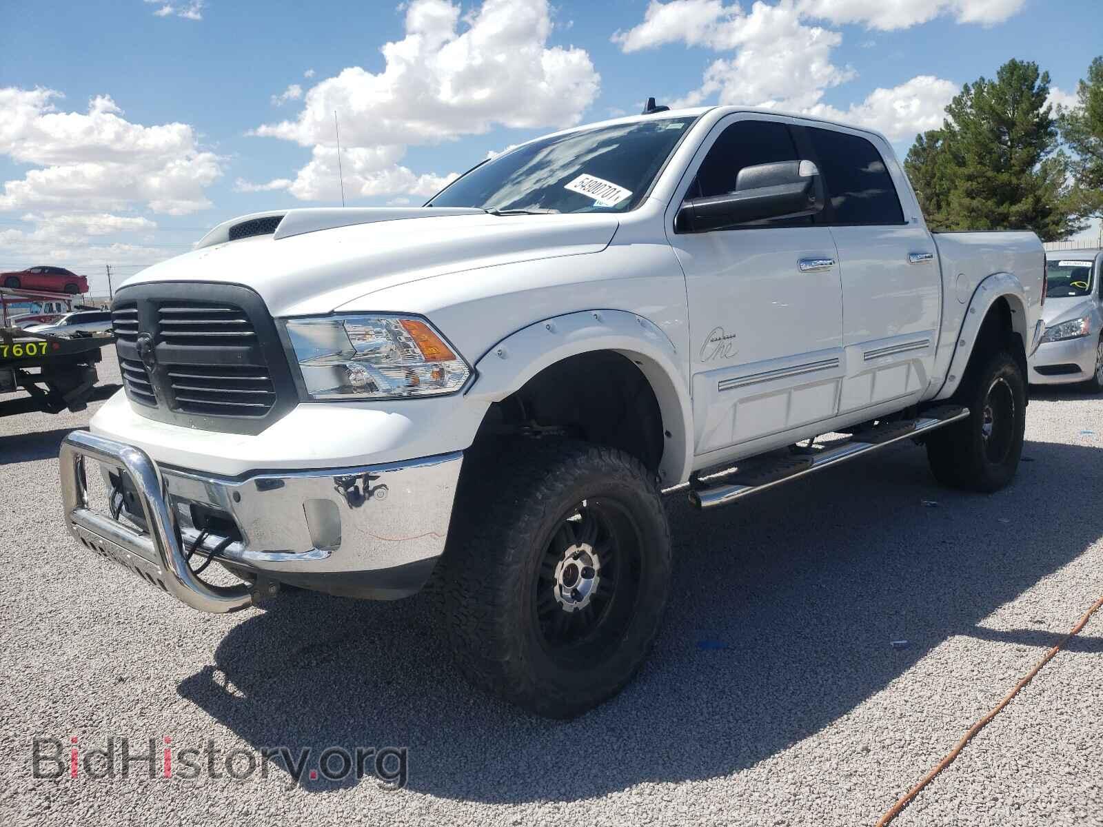 2017 RAM 1500 - VIN: 3C6RR7LT3HG747005 - Photo 2