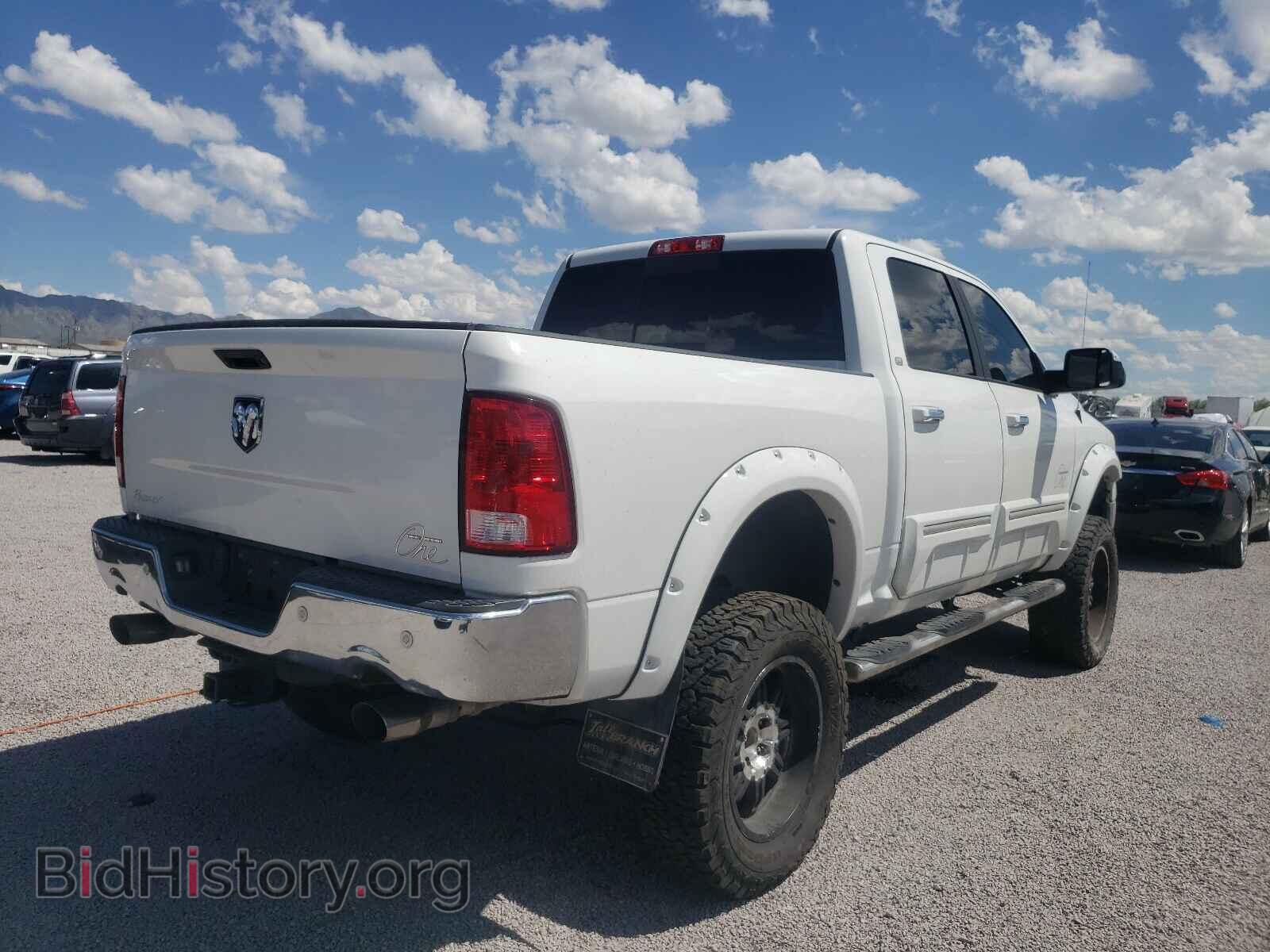 2017 RAM 1500 - VIN: 3C6RR7LT3HG747005 - Photo 4