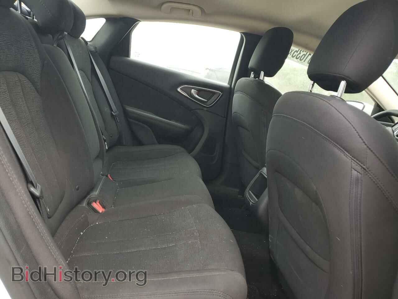 2016 CHRYSLER 200 - VIN: 1C3CCCAB6GN168832 - Фото 10