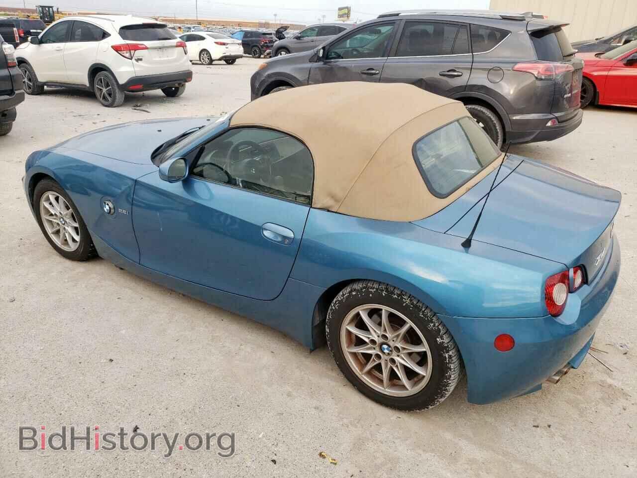 2005 BMW Z4 - VIN: 4USBT33585LS56489 - Photo 2
