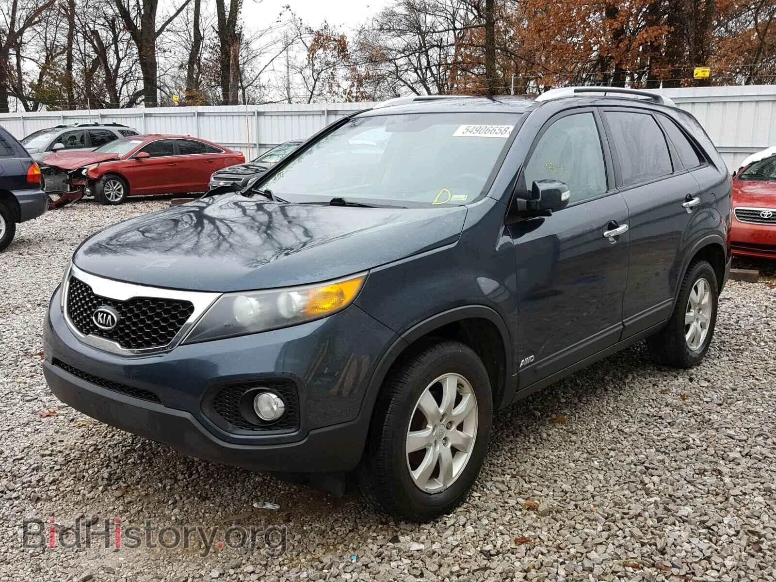 2011 KIA SORENTO BA - VIN: 5XYKTCA19BG087564 - Фото 2