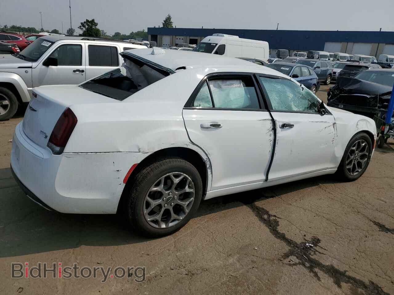 2017 CHRYSLER 300 - VIN: 2C3CCAGG9HH597612 - Фото 3
