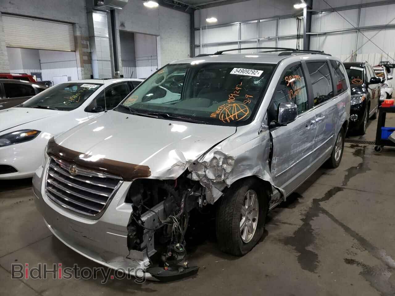 2010 CHRYSLER MINIVAN - VIN: 2A4RR5D18AR361541 - Фото 2