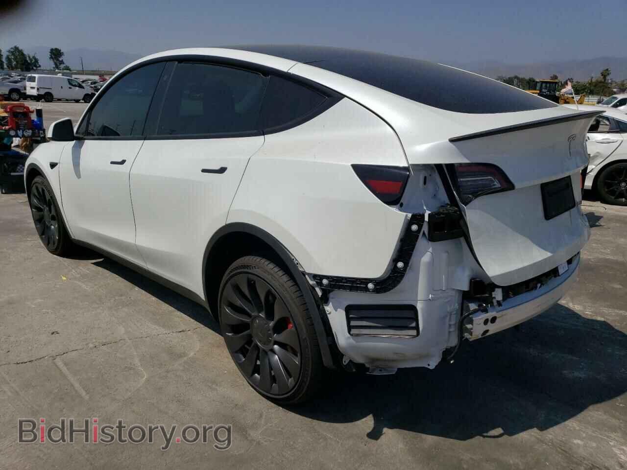 2022 TESLA MODEL Y - VIN: 7SAYGDEF6NF487588 - Фото 2