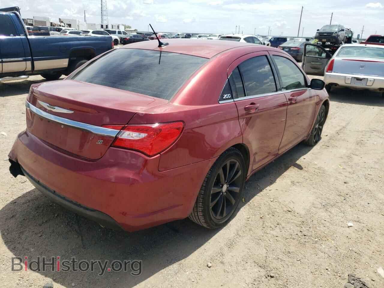 2012 CHRYSLER 200 - VIN: 1C3CCBHG3CN151704 - Фото 4