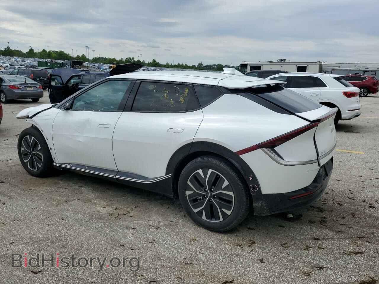 2022 KIA EV6 LIGHT - VIN: KNDC3DLC6N5053572 - Photo 2