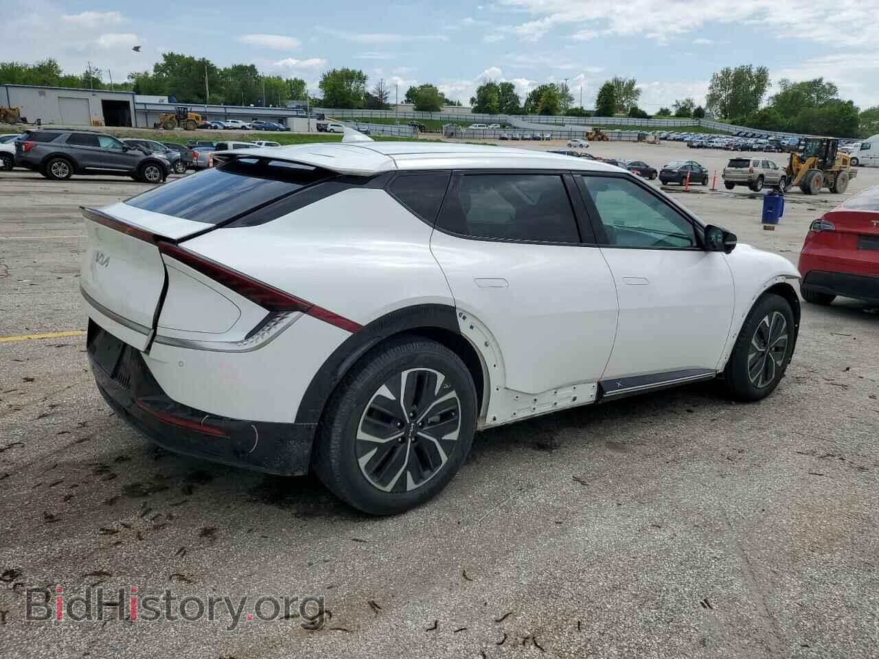 2022 KIA EV6 LIGHT - VIN: KNDC3DLC6N5053572 - Photo 3