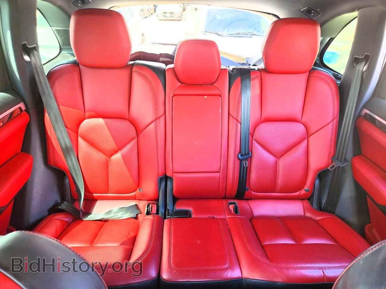 2017 PORSCHE CAYENNE - VIN: WP1AB2A25HLA52601 - Photo 10