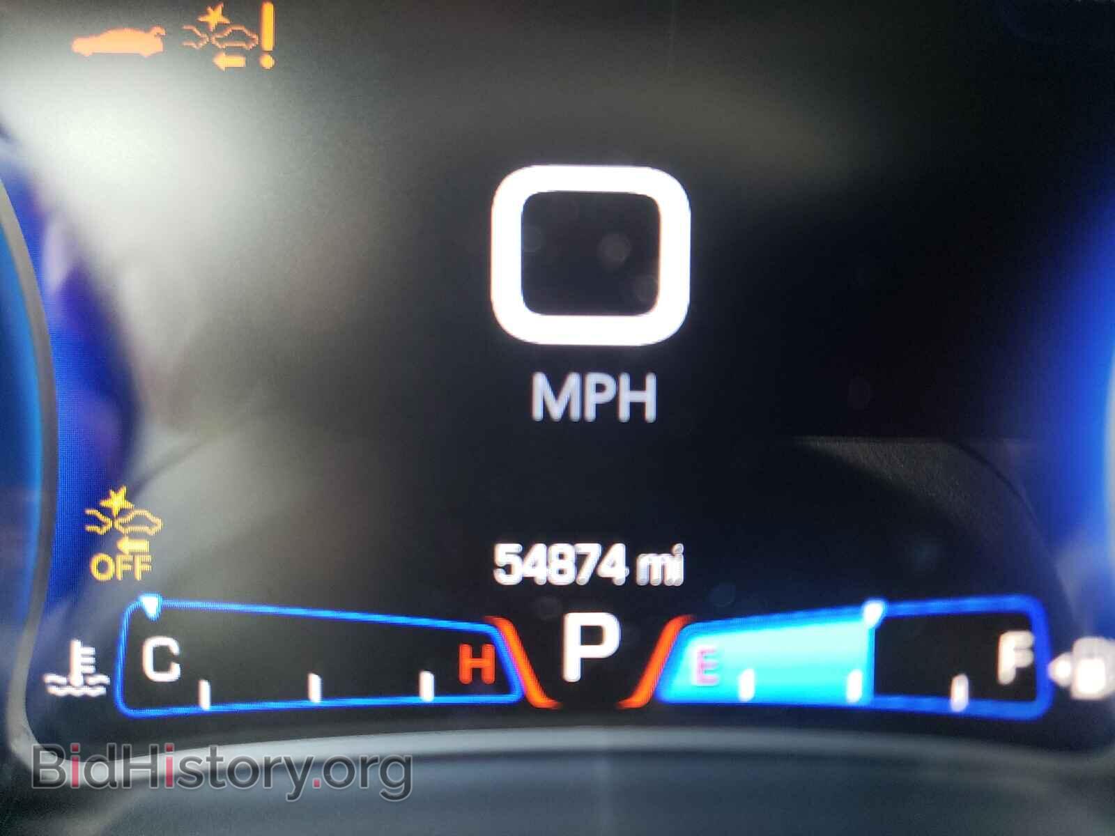 2018 CHRYSLER 300 - VIN: 2C3CCABG7JH269750 - Фото 8