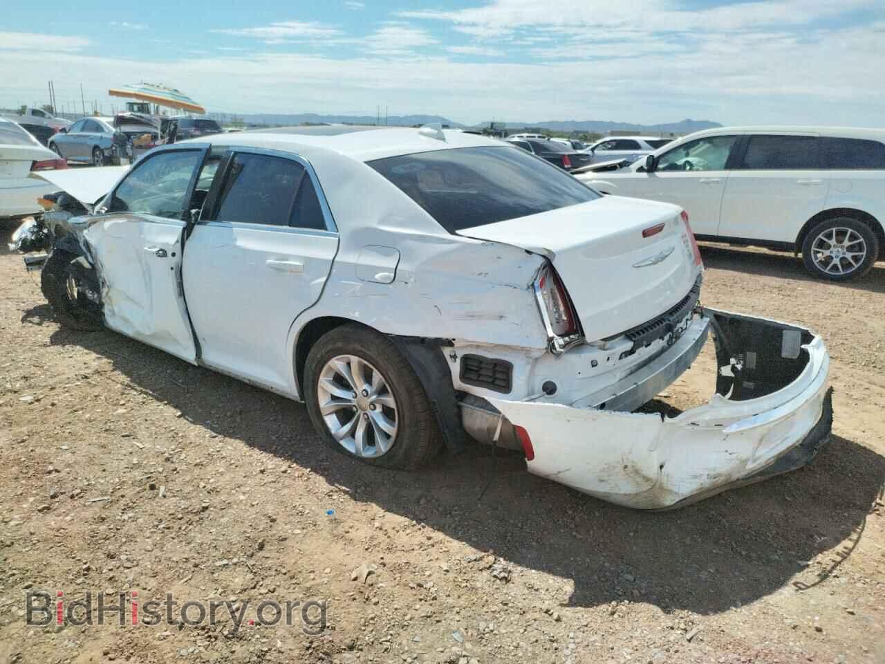 2015 CHRYSLER 300 - VIN: 2C3CCAAG7FH932002 - Фото 3