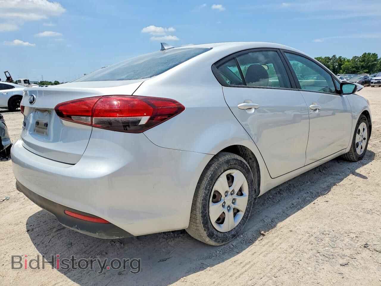 2017 KIA FORTE - VIN: 3KPFK4A77HE077295 - Photo 3