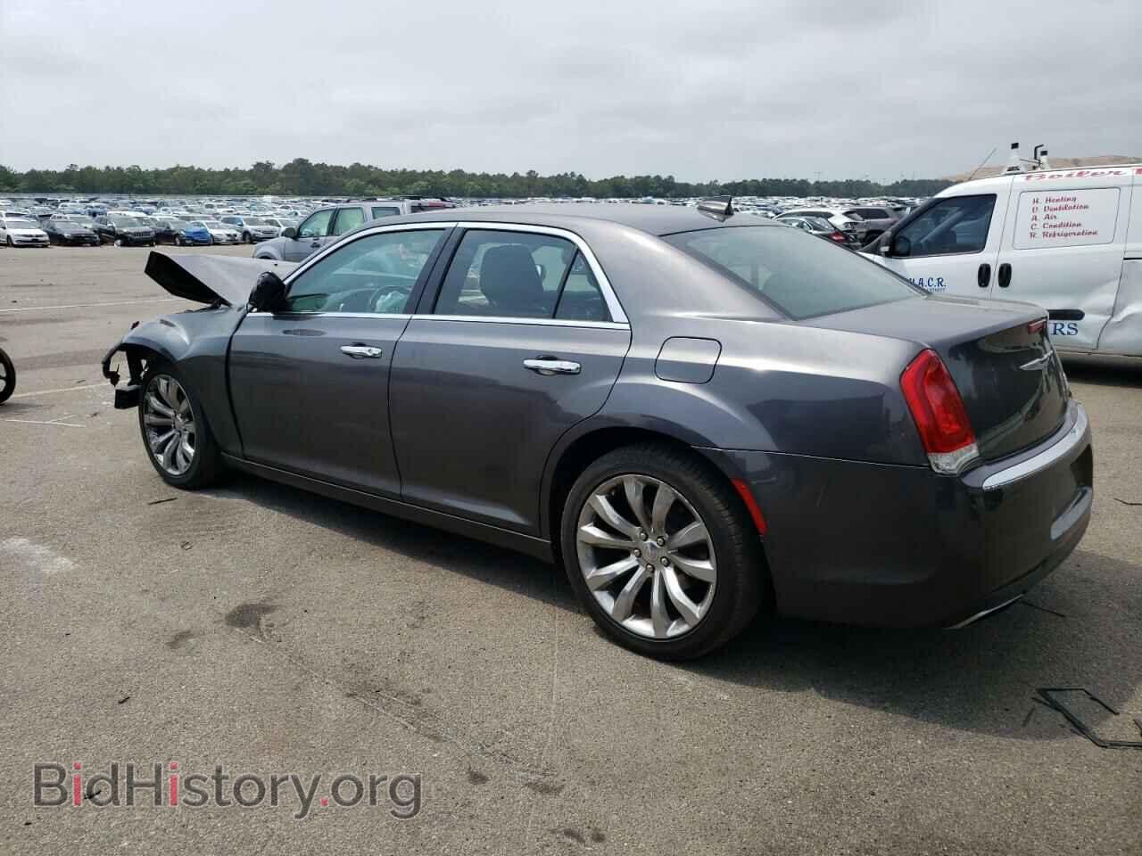 2018 CHRYSLER 300 - VIN: 2C3CCAEG4JH136956 - Фото 2