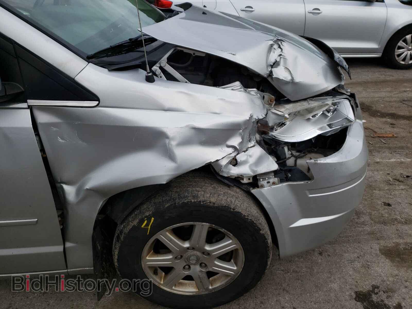 2008 CHRYSLER MINIVAN - VIN: 2A8HR54P88R787402 - Фото 9