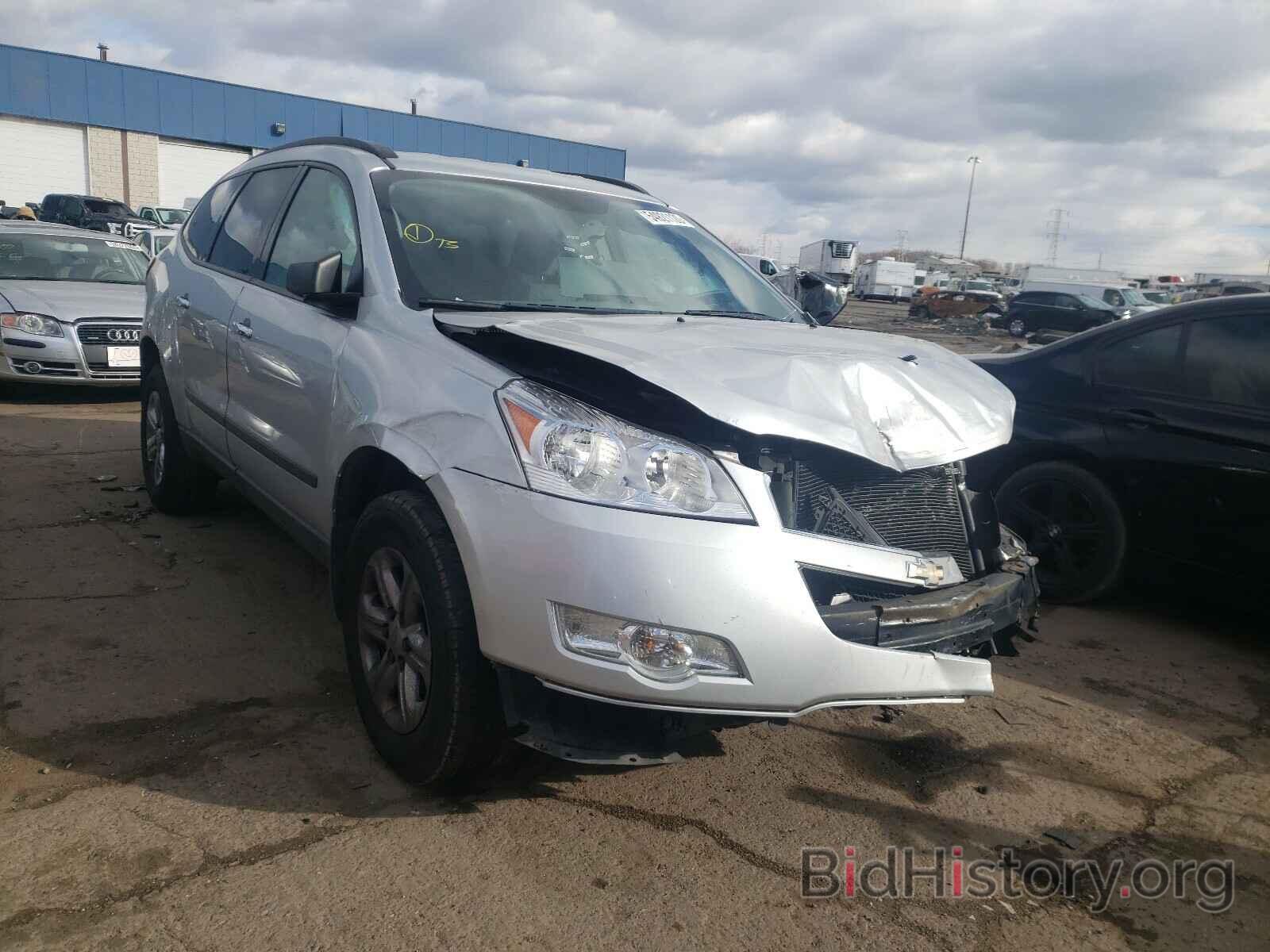 Фотография 1GNKRFED4CJ235844 - CHEVROLET TRAVERSE 2012