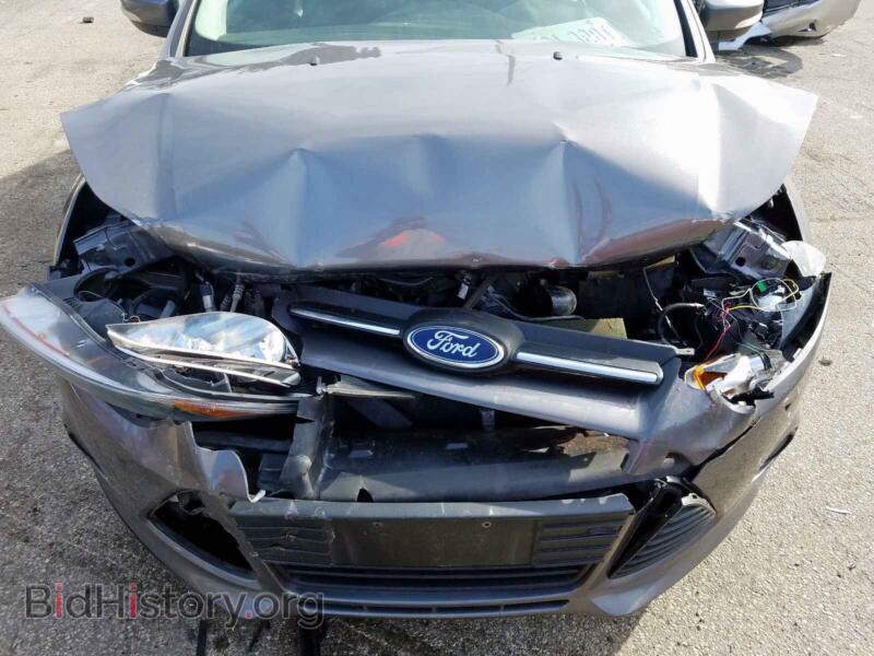 2014 Ford FOCUS SE (VIN 1FADP3F28EL438039) — photo 9 of 10