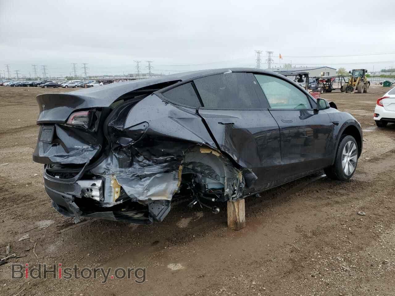 2024 TESLA MODEL Y - VIN: 7SAYGDEE3RF994655 - Photo 3