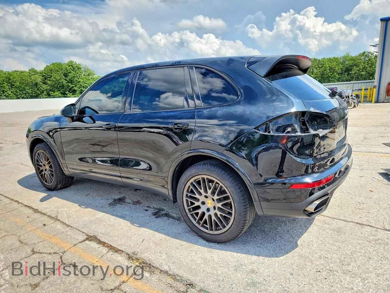 2017 PORSCHE CAYENNE - VIN: WP1AA2A29HKA80782 - Фото 2