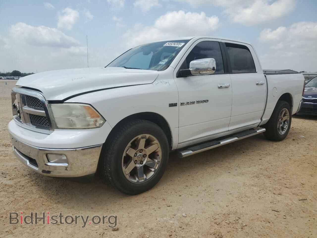 Photo 1D7RB1CT7BS586741 - DODGE All Models 2011