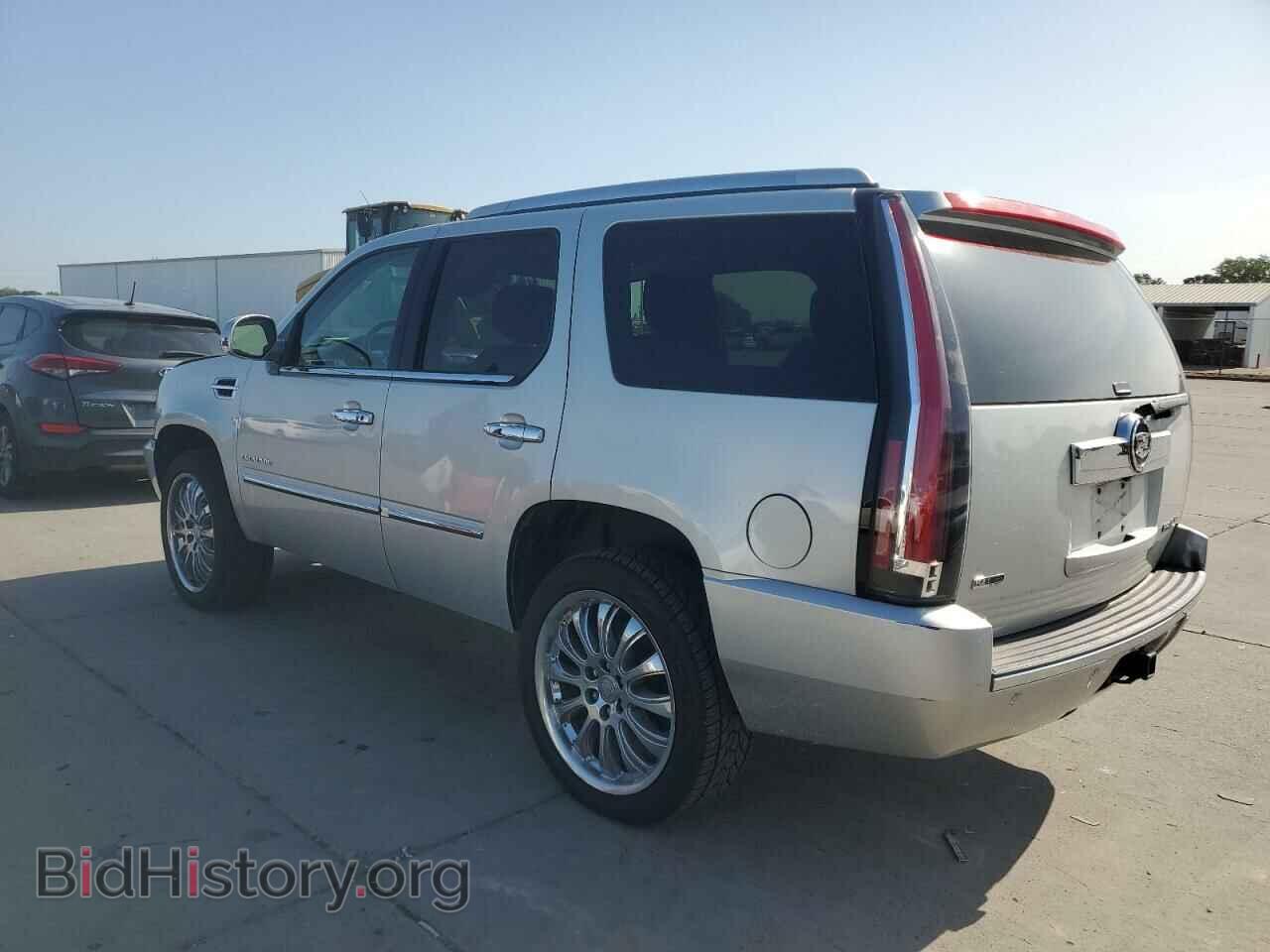 2011 CADILLAC ESCALADE - VIN: 1GYS3AEF4BR349870 - Photo 2