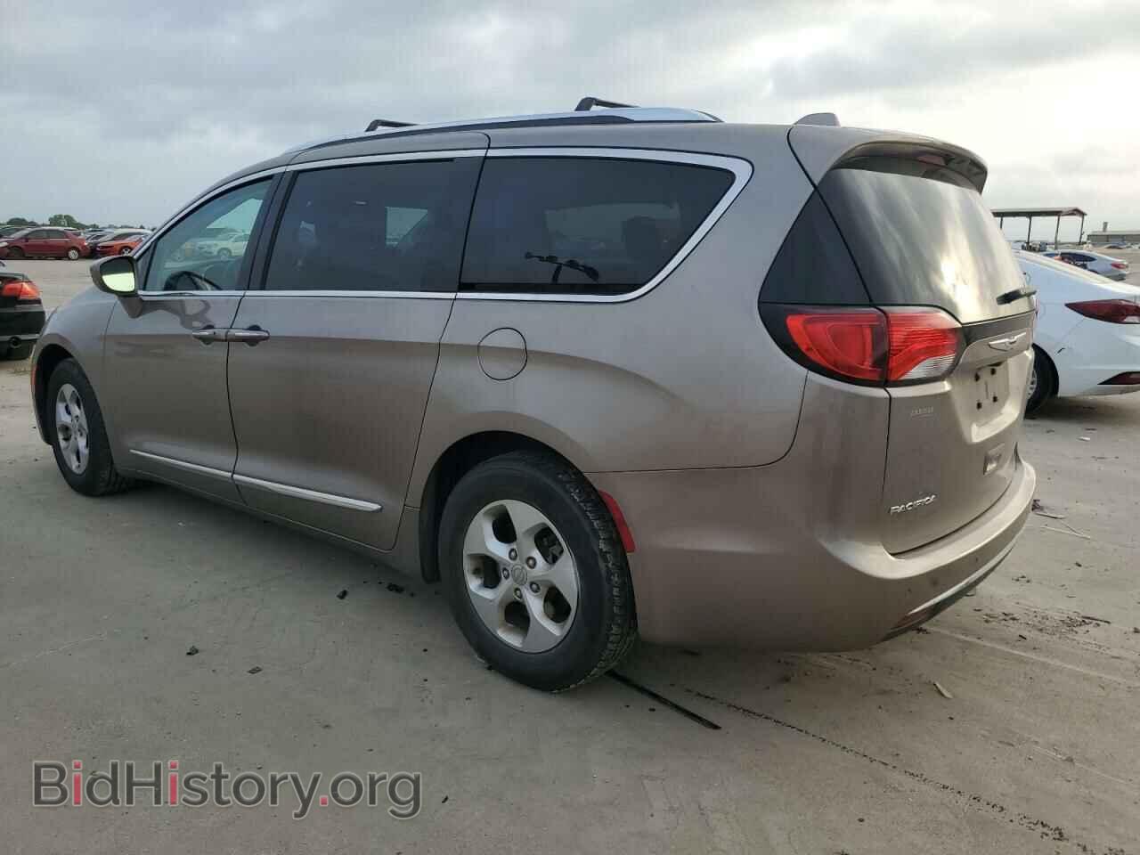 2017 CHRYSLER PACIFICA - VIN: 2C4RC1EG8HR840250 - Photo 2