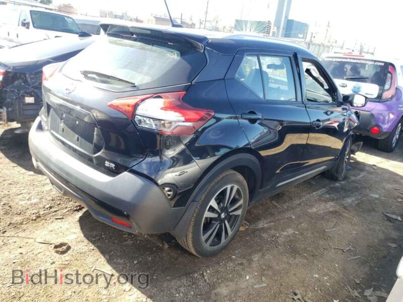 2019 Nissan KICKS (VIN 3N1CP5CU3KL568661) — photo 4 of 10