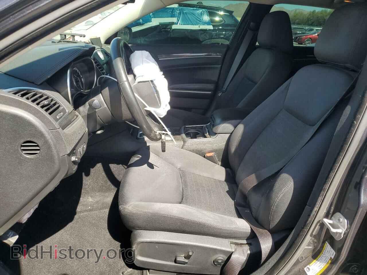 2019 CHRYSLER 300 - VIN: 2C3CCAAG3KH684244 - Фото 7