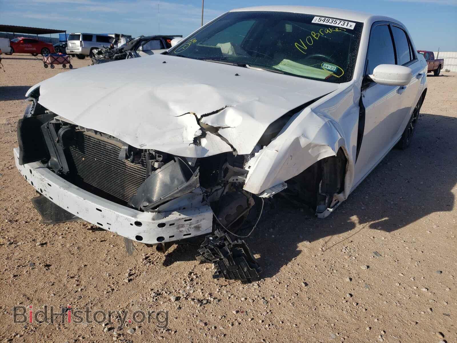 2019 CHRYSLER 300 - VIN: 2C3CCAGG9KH632172 - Фото 9