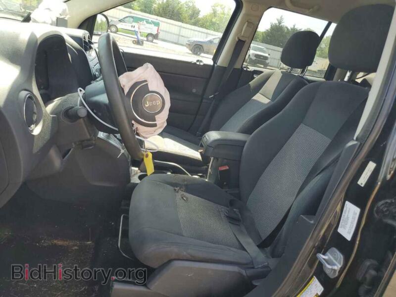 2011 Jeep COMPASS (VIN 1J4NT1FB9BD160167) — photo 7 of 12
