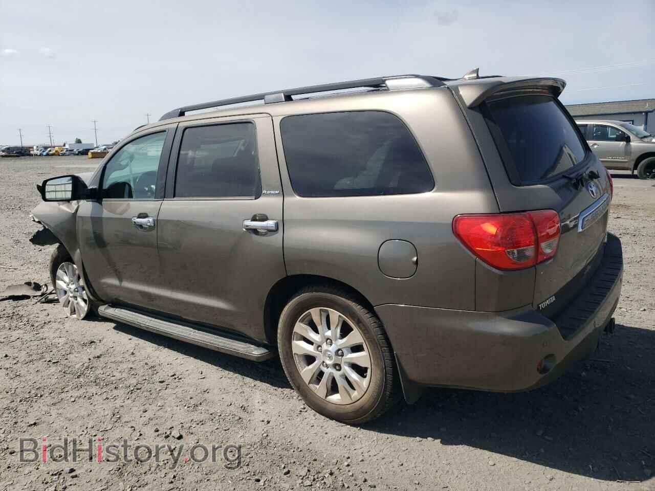 2010 TOYOTA SEQUOIA - VIN: 5TDDW5G17AS026606 - Фото 2