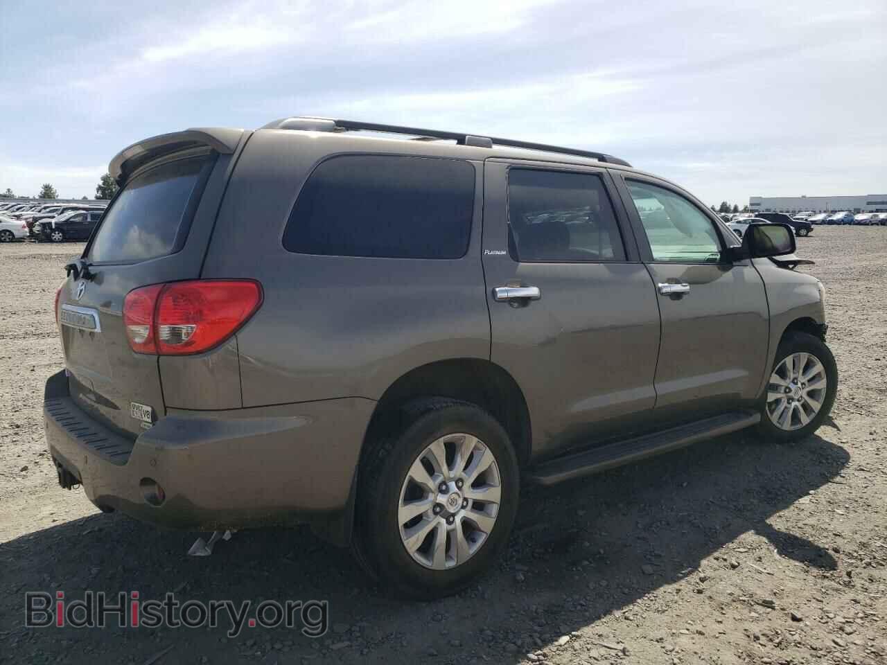 2010 TOYOTA SEQUOIA - VIN: 5TDDW5G17AS026606 - Фото 3